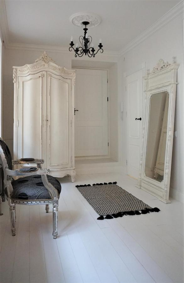 Shabby Chic - Apartment In The Heart Of Vilnius Old Town Extérieur photo